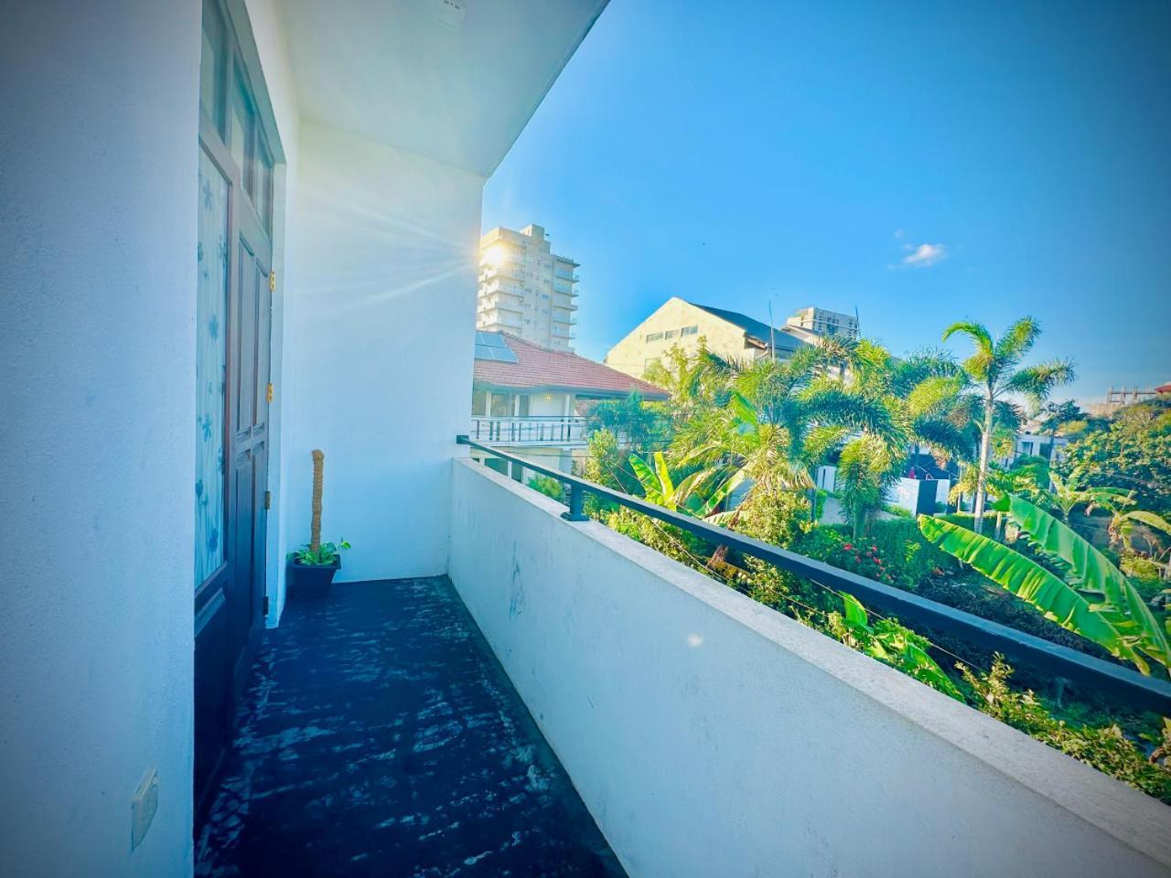 Sea Breeze Guest House Negombo Eksteriør bilde